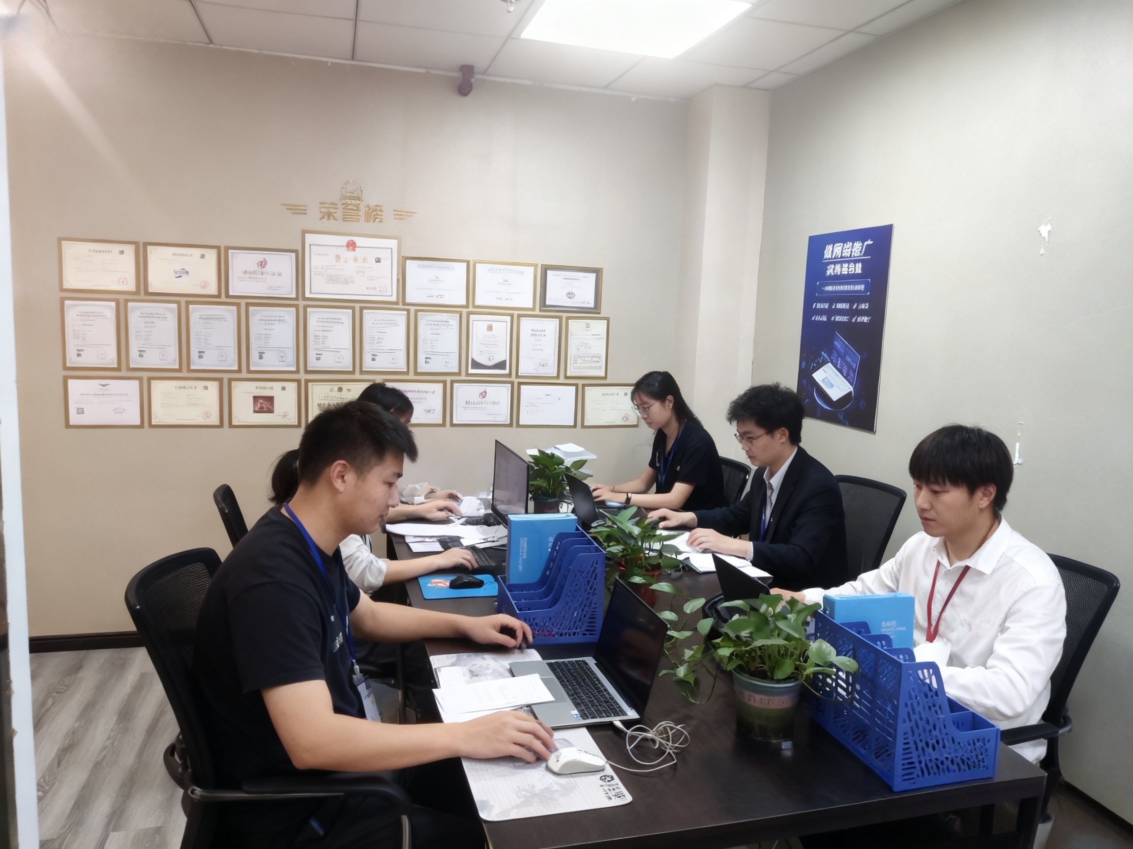 网推传媒有限公司办公环境实拍，展示专业团队氛围